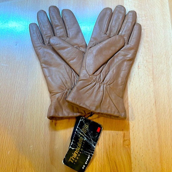 3M Thinsulate Accessories - NWT 3M Thinsulate Ultra 40 Gram Genuine Leather Size 7 Gloves